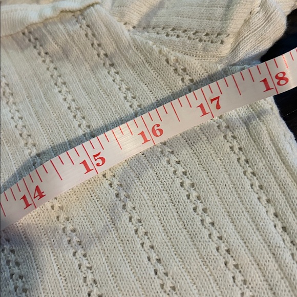 Adorable beige knit top with beautiful sea shell accent buttons - Picture 8 of 8